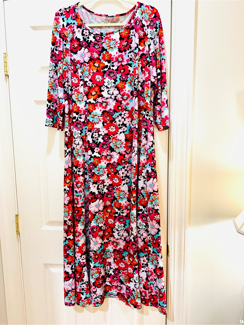 Floral Print Midi Dress in Pink and Red